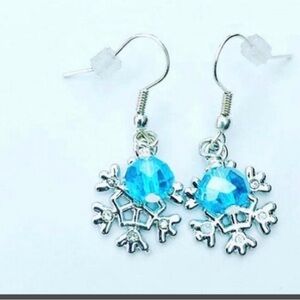 🆕Handmade Elegant Silver Snowflake Earrings with Blue Gem